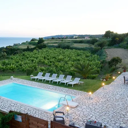 Trapezaki Villas, Seafront فيلة