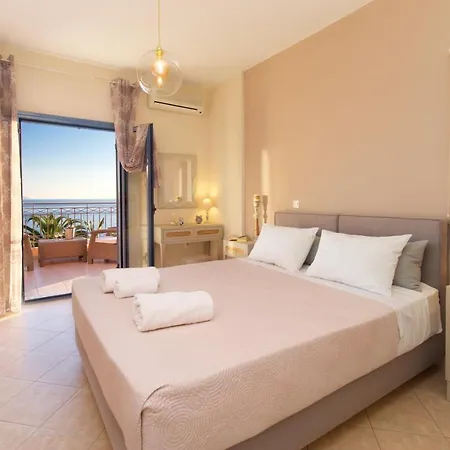 Trapezaki Villas, Seafront