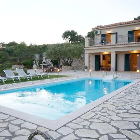 Trapezaki Villas, Seafront Vila *