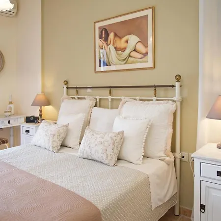 Trapezaki Villas, Seafront