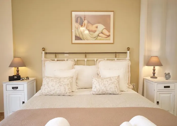 Trapezaki Villas, Seafront Villa *