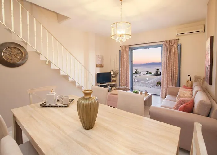 Villa Trapezaki Villas, Seafront