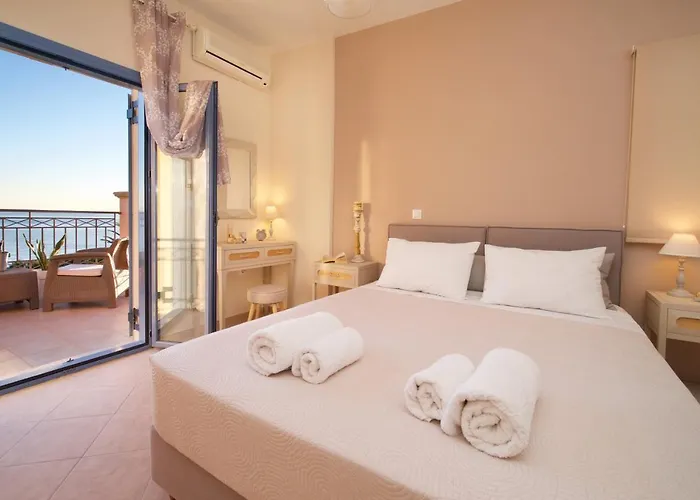 Villa Trapezaki Villas, Seafront *