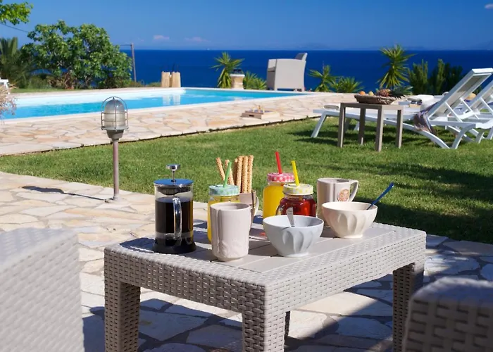 Trapezaki Villas, Seafront *