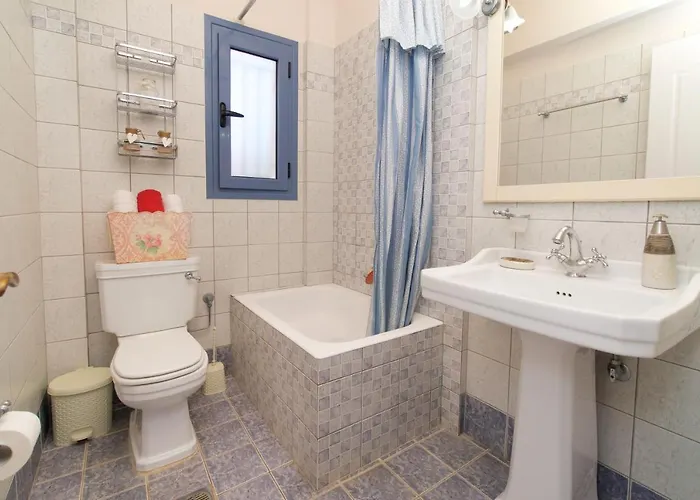 Trapezaki Villas, Seafront