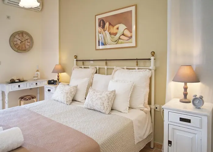 Trapezaki Villas, Seafront