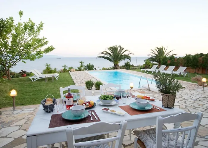 Villa Trapezaki Villas, Seafront *