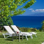 Trapezaki Villas, Seafront Villa Trapezaki (Kefalonia)