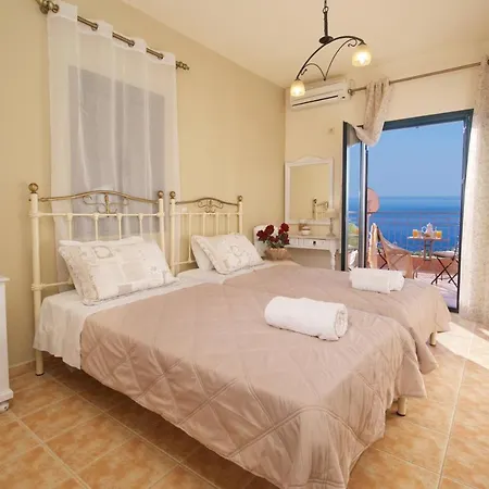 Trapezaki Villas, Seafront Villa Trapezaki (Kefalonia)