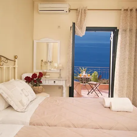 Trapezaki Villas, Seafront Villa Trapezaki (Kefalonia)