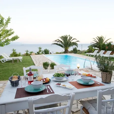 Villa Trapezaki Villas, Seafront *